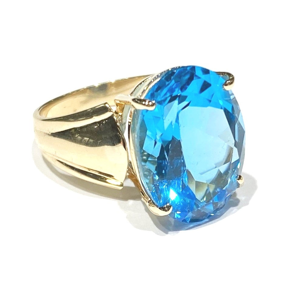 14KY 16x12mm Blue Topaz Ring